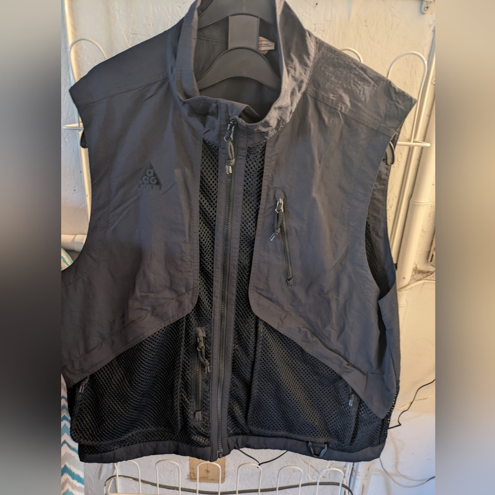 Nike ACG Charcoal Gray Vest